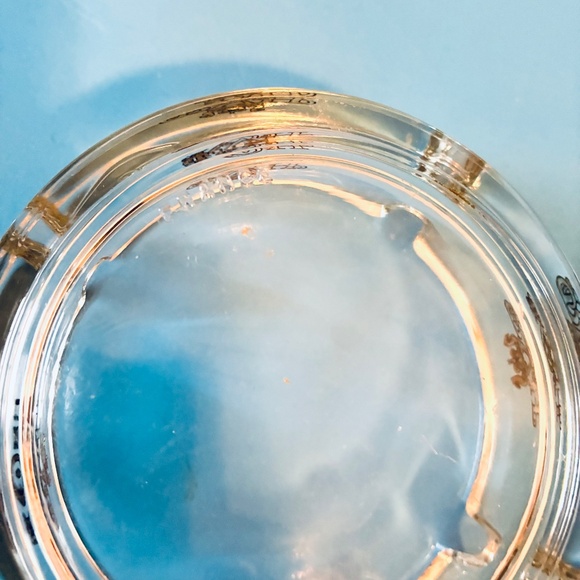 1986 Royal Viking Hotel (Stockholm) Ashtray with Gold Stamped RVH logo - Picture 3 of 3